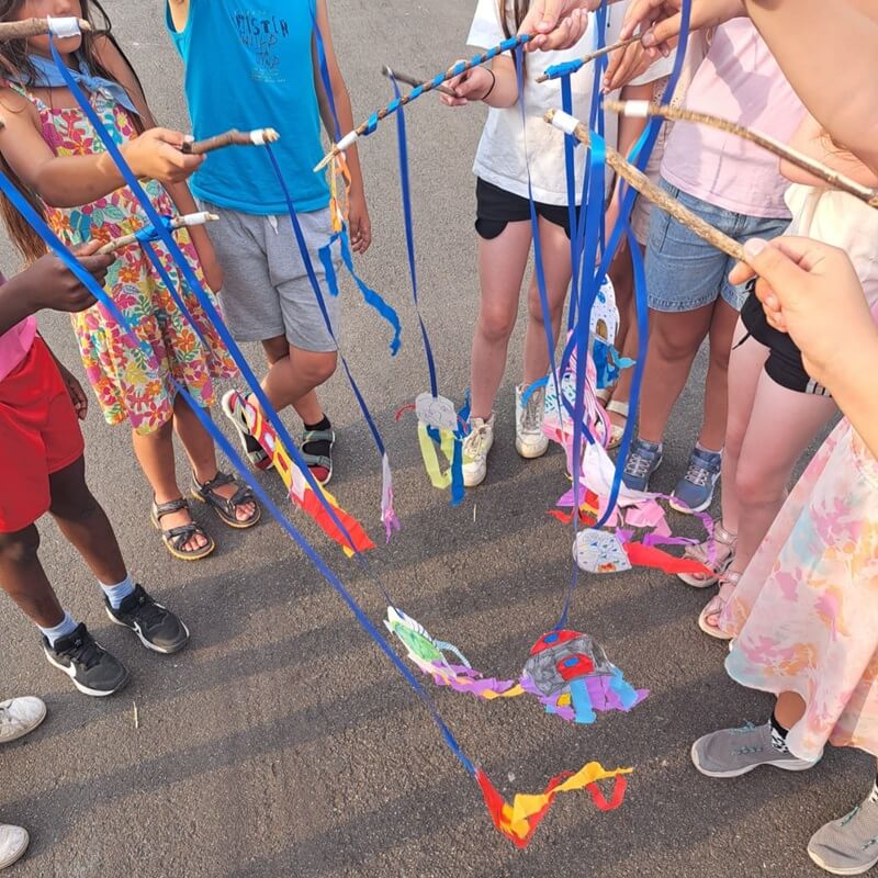 Groepsmoment met jongeren en begeleiders