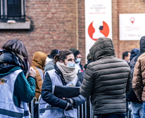 Mensen op straat aan Klein Kasteeltje